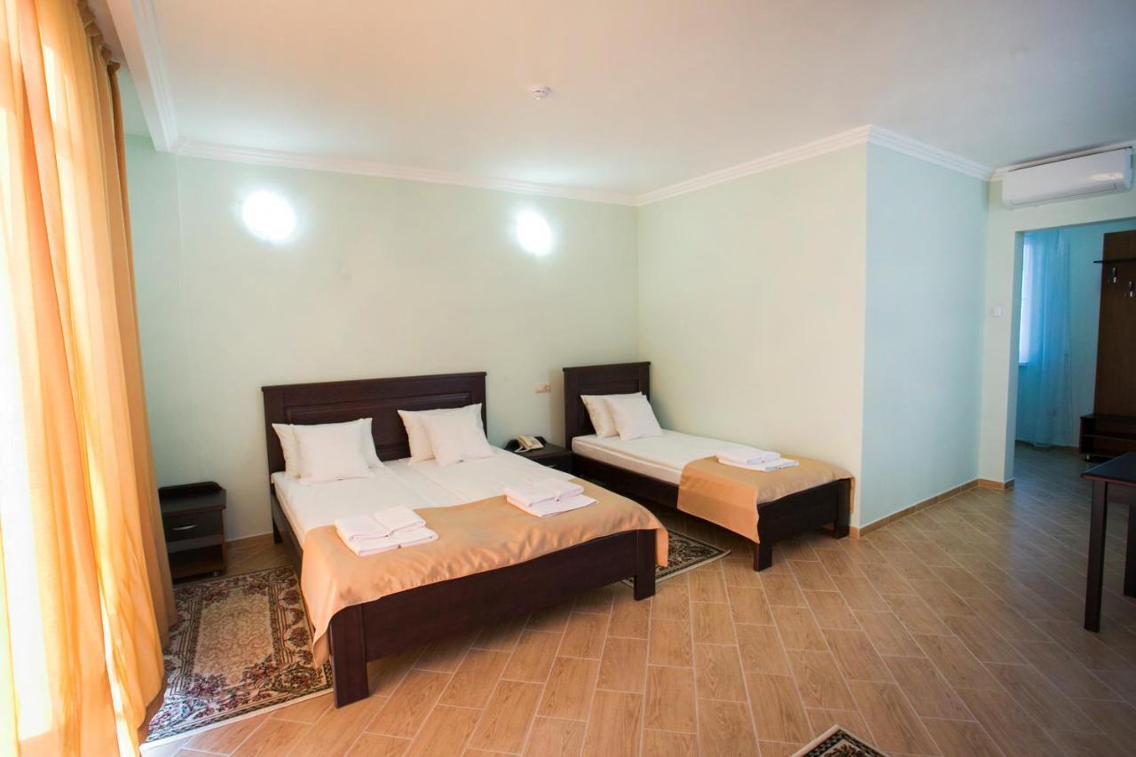 Hotel Acra Sohum Dış mekan fotoğraf