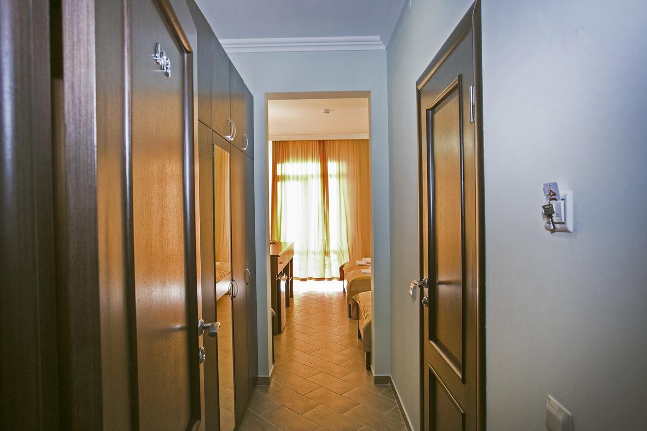 Hotel Acra Sohum Dış mekan fotoğraf