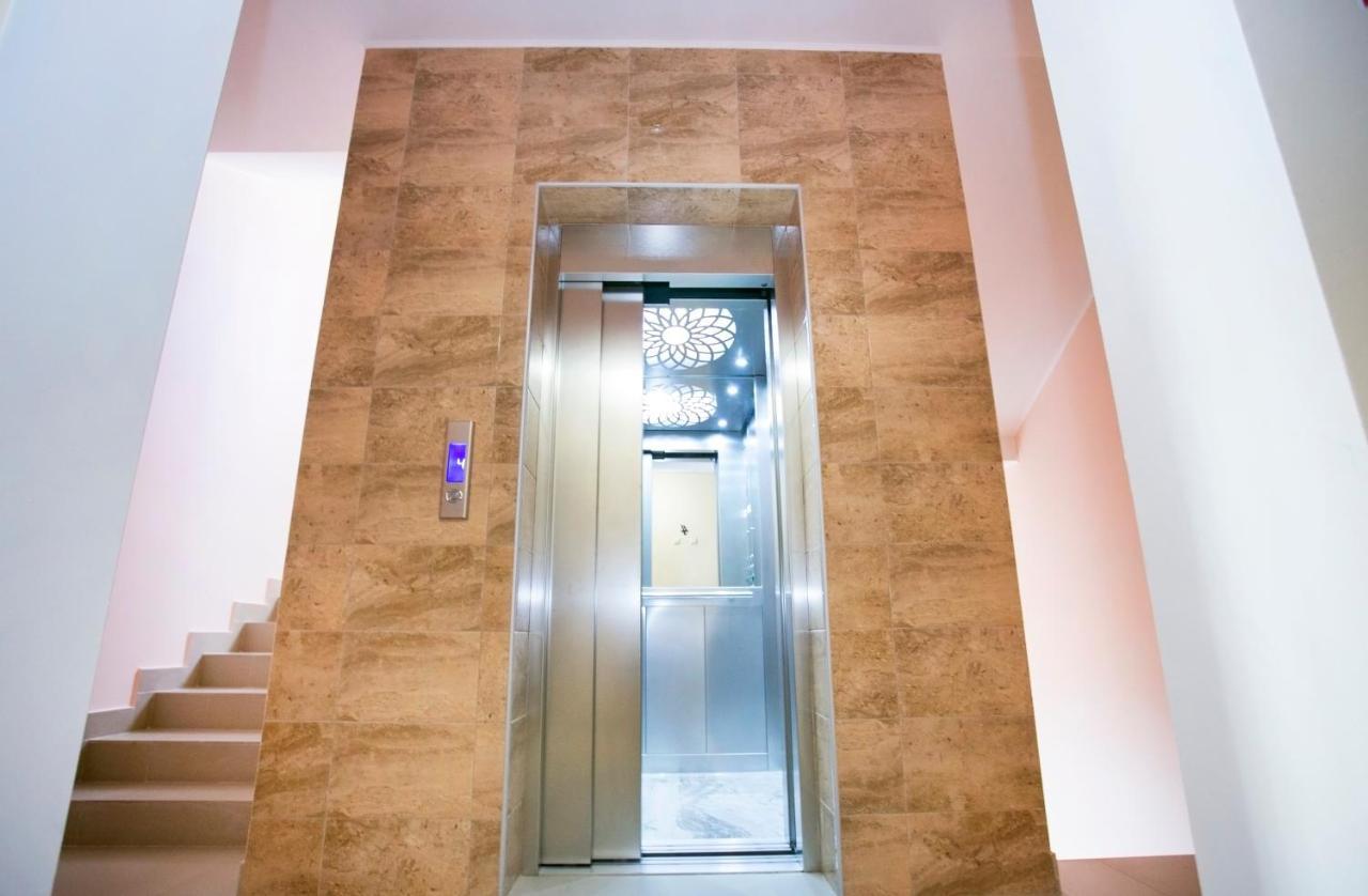 Hotel Acra Sohum Dış mekan fotoğraf